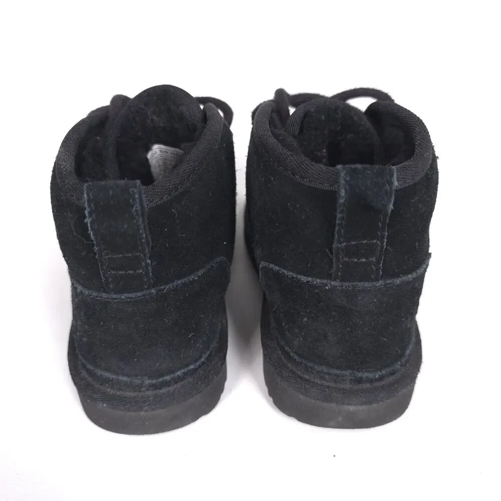 UGG Neumal Black Suede Chukka Boots Unisex Kids Size‎ 1 Youth Lace Up